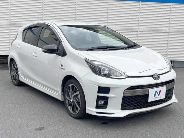 高透明度のガラス皮膜で撥水はもちろん、上質なツヤ・光沢を実現。紫外線や酸性雨から大切な愛車を保護し、色あせ・劣化を防止。「弾スプラッシュコート」、「弾プリミッサコート」からお選びいただけます。