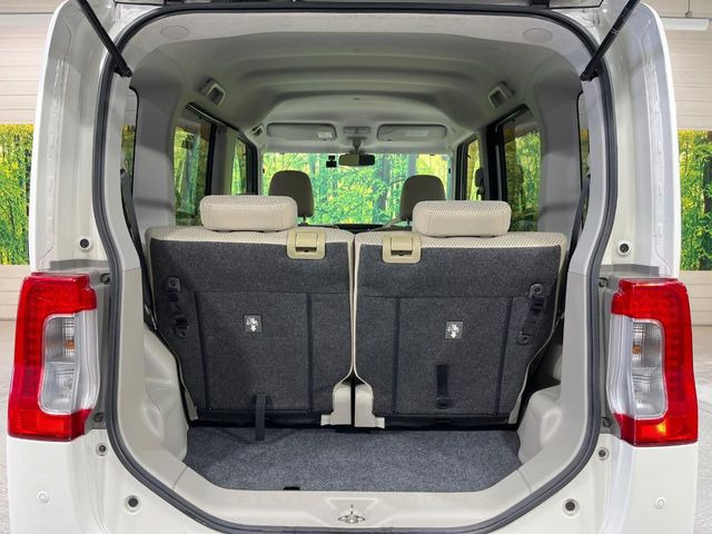 普段のお買い物や通勤、送迎等に十分な荷室スペースを確保しております。セカンドシートを倒すと、大きな荷物の積載も可能です♪