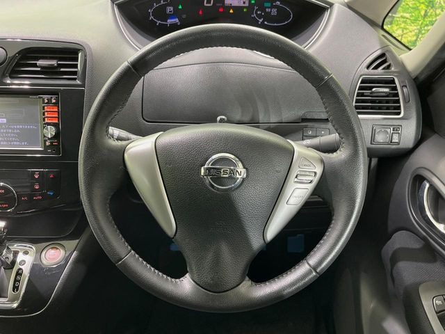 �y�����v�����X�e�A�����O�z�㎿�Ȋv���g�p���邱�ƂŁA��ɂ����������݂ƂĂ��^�]���₷���n���h���ł���