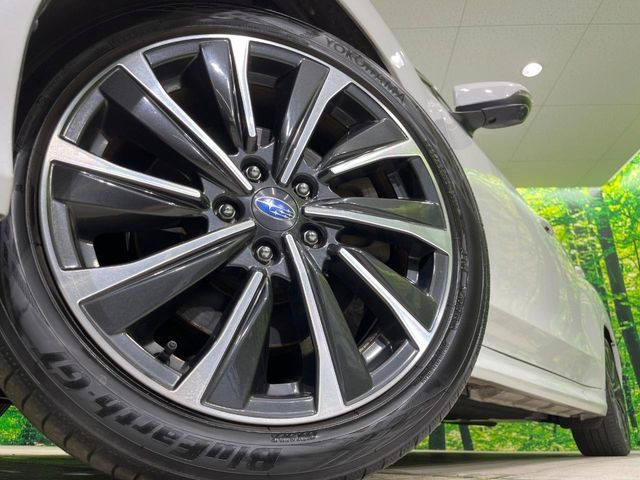 �y����18�C���`�A���~�z�C�[���z�O�ςɃ}�b�`���������A���~�z�C�[���𑕒����Ă���܂��B�e��ЊO�A���~�z�C�[����A�X�^�b�h���X�^�C�����戵�����Ă���܂��B���񂲑��k����������