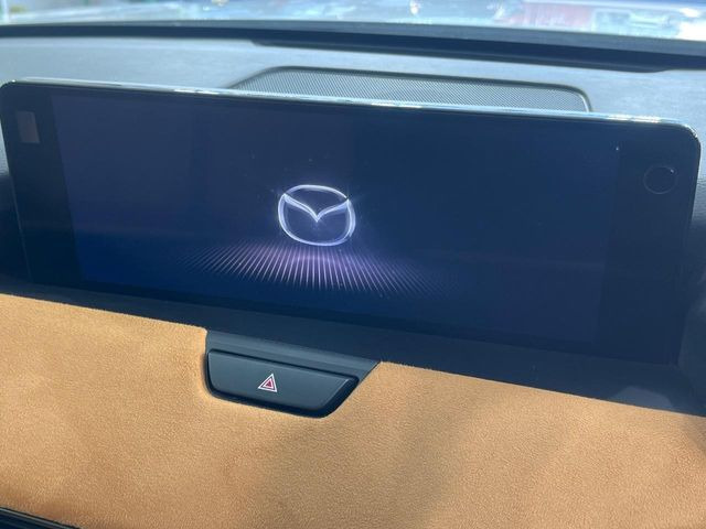 �y12.3�C���`�}�c�_�R�l�N�g�z�ԓ��̕��͋C�Ƀ}�b�`������^�f�B�X�v���C�B�X�}�z�ڑ��ł̃i�r�g�p��Bluetooth�Đ����A�l�X�ȋ@�\���y���߂܂��B�����I�ȃ_�C�������삪�\�ŁA�g��������ǍD�ł��B