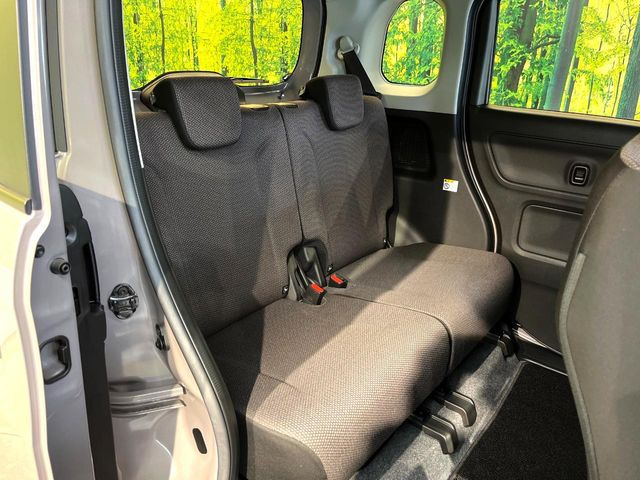 高品質なオリジナルフロアマットもオプションにてご用意しております。お好きなデザインやカラーをお車に合わせて選んでいただくことができます♪