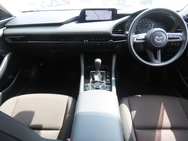 ���O���̐��|�E�K���X�n�{�f�B�R�[�e�B���O��CAR�N���[�j���O���Ǝ҂��{�H�������܂��̂ő�ϐ����B�I���b�N�X�����Ԃł݂͂Ȃ��܂ɉ��K�ȃh���C�u�����񑩁B