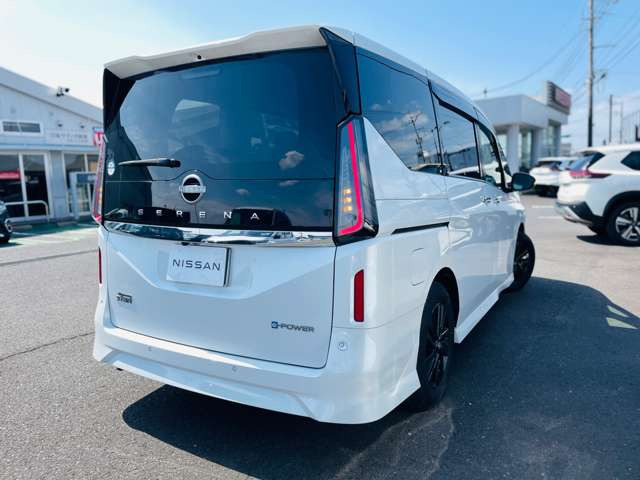 セレナ1.4 e-POWER ハイウェイスターV 90周年記念車