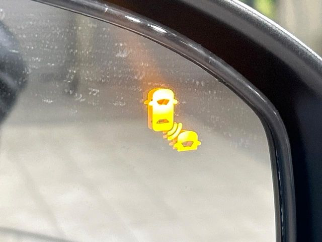 �y�u���C���h�X�|�b�g�C���t�H���[�V�����z���s���A�h�A�~���[�̎��p�ɂȂ�₷���ӏ��Ɍ㑱�Ԃ��ڋ߂���ƃT�C�h�~���[�t�߂Ɍx����\���A�h���C�o�[�ɒ��ӊ��N�����Ă���܂��B