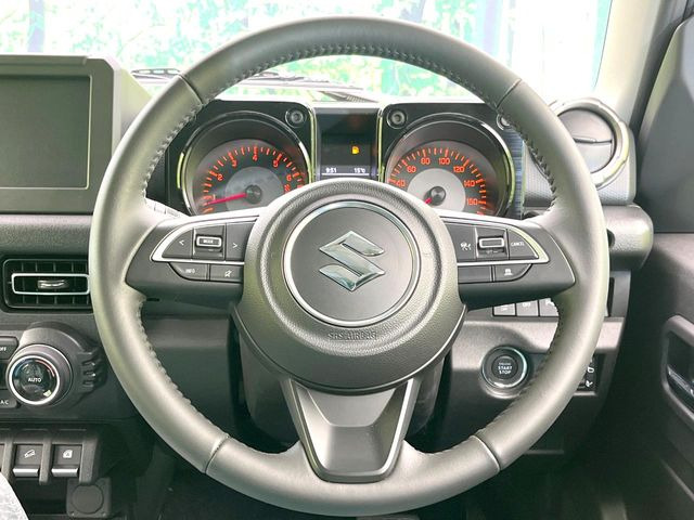 【ステアリングスイッチ】運転中、前方から目線をそらすことなく、オーディオ等の操作が可能な便利機能!安心&快適なドライブを演出してくれます♪