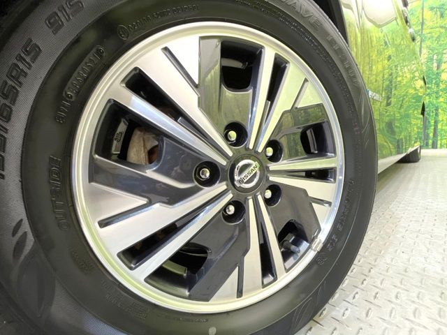 �y�����A���~�z�C�[���z�O�ςɃ}�b�`���������A���~�z�C�[���𑕒����Ă���܂��B�e��ЊO�A���~�z�C�[����A�X�^�b�h���X�^�C�����戵�����Ă���܂��B���񂲑��k����������