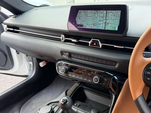 8.8�C���`�g���^�X�[�v���R�l�N�e�b�h�i�r�ETV�E�u���[�g�D�[�X�EUSB�B