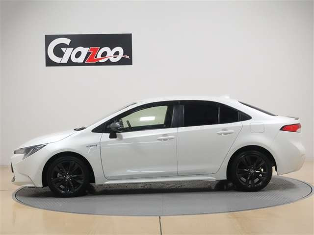 カローラ1.8 ハイブリッド W×B