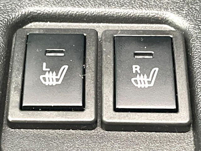 【シートヒーター】寒い日に重宝するシートヒーター!エアコンより早く温まってくれるので寒がりの人も安心ですね♪エアコンの温風は乾燥するから苦手、という方にもをおすすめです。