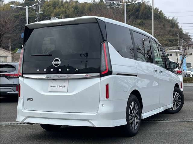 セレナ2.0 ハイウェイスターV