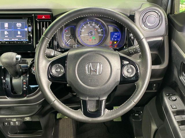 �y�����v�����X�e�A�����O�z�㎿�Ȋv���g�p���邱�ƂŁA��ɂ����������݂ƂĂ��^�]���₷���n���h���ł���