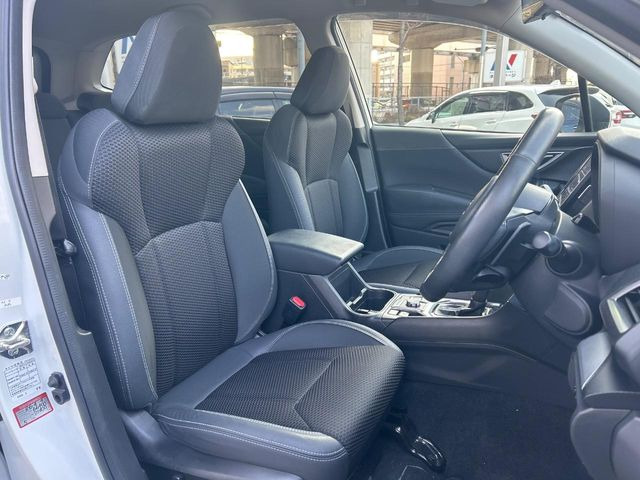 �y�n�[�t���U�[�V�[�g�z�������ƍ���S�n�𗼗������l�C�̃V�[�g���w�ʁE���ʂ̃t�@�u���b�N�f�ނ́A�ʋC���̗ǂ��⊊��ɂ����ɗD��Ă��܂��B�C���╞���ɍ��E���ꂸ���K�ɂ���肢�������܂��B