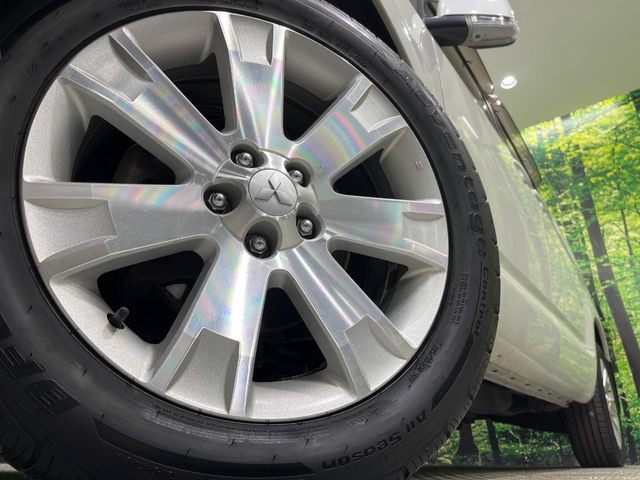 �y����18�C���`�A���~�z�C�[���z�O�ςɃ}�b�`���������A���~�z�C�[���𑕒����Ă���܂��B�e��ЊO�A���~�z�C�[����A�X�^�b�h���X�^�C�����戵�����Ă���܂��B���񂲑��k����������