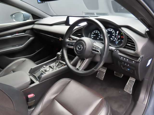 MAZDA3ファストバック2.0 20S Lパッケージ