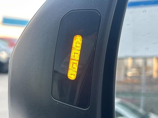 �y�����r�[�N���f�B�e�B�N�V�����z���s���A�h�A�~���[�̎��p�ɂȂ�₷���ӏ��Ɍ㑱�Ԃ��ڋ߂���ƃT�C�h�~���[�t�߂Ɍx����\���A�h���C�o�[�ɒ��ӊ��N�ƁA����̍ۂ̓n���h��������A�V�X�g�����܂��B