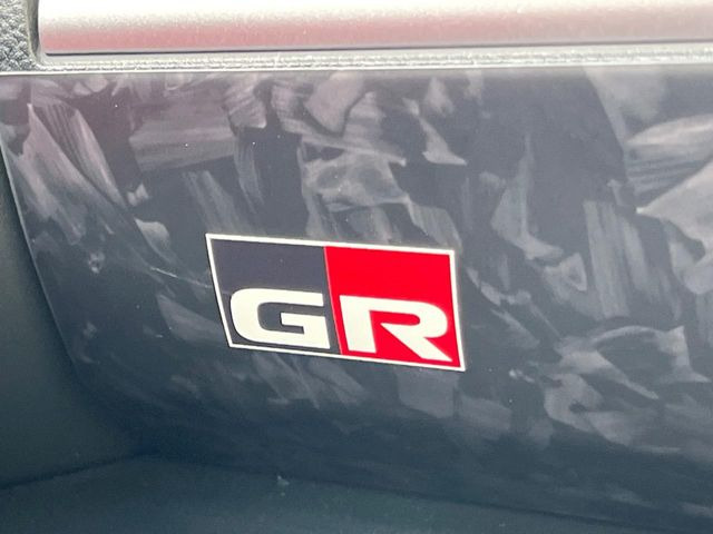 �yGR�C���e���A�p�l���Z�b�g�z�}�[�u���J�[�{�������̗p���A�C���e���A�g�������i�I�ŏ㎿�ȃX�|�[�c�e�C�X�g��\�����Ă��܂��BGR���S���z�u