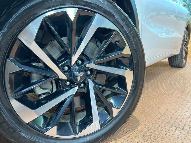 �y����20�C���`�A���~�z�C�[���z�O�ςɃ}�b�`���������A���~�z�C�[���𑕒����Ă���܂��B�e��ЊO�A���~�z�C�[����A�X�^�b�h���X�^�C�����戵�����Ă���܂��B���񂲑��k����������