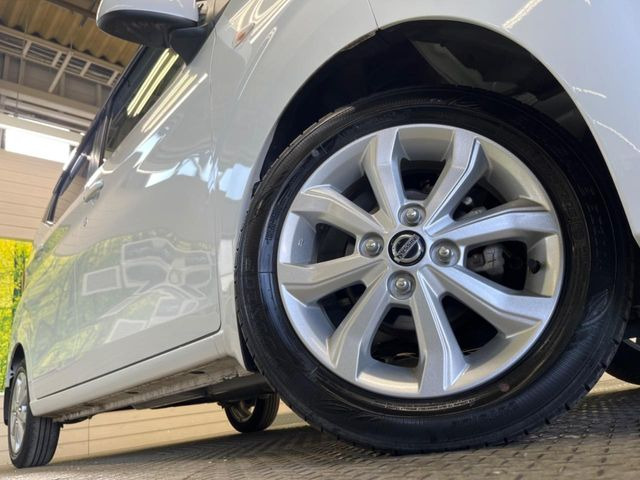 �y����14�C���`�A���~�z�C�[���z�O�ςɃ}�b�`���������A���~�z�C�[���𑕒����Ă���܂��B�e��ЊO�A���~�z�C�[����A�X�^�b�h���X�^�C�����戵�����Ă���܂��B���񂲑��k����������