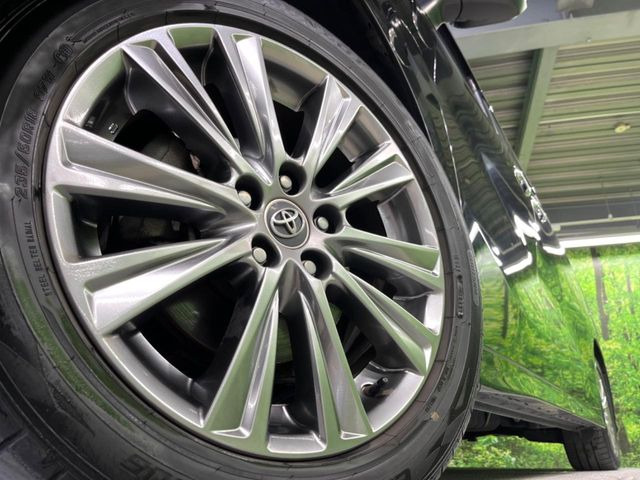 �y����18�C���`�A���~�z�C�[���z�O�ςɃ}�b�`���������A���~�z�C�[���𑕒����Ă���܂��B�e��ЊO�A���~�z�C�[����A�X�^�b�h���X�^�C�����戵�����Ă���܂��B���񂲑��k����������