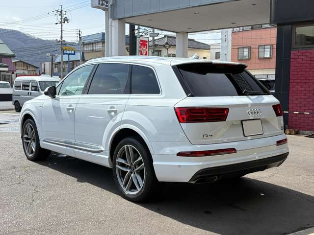 Q73.0 TFSI クワトロ Sラインパッケージ 4WD