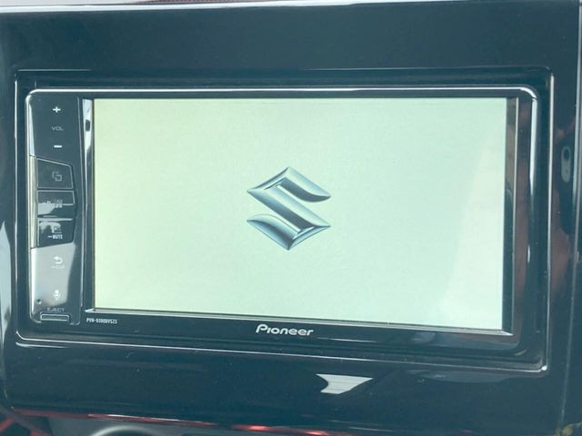 �y���[�J�[�����i�r�z�C���e���A�ɗn�����ރX�^�C���b�V���ȁu��p�݌v�v���[�J�[�i�r�𑕔��􎋔F���⑀�쐫�ȂǊ�{���\�ɂ��D��A���㎿�ȃJ�[���C�t�����y���݂��������܂��B