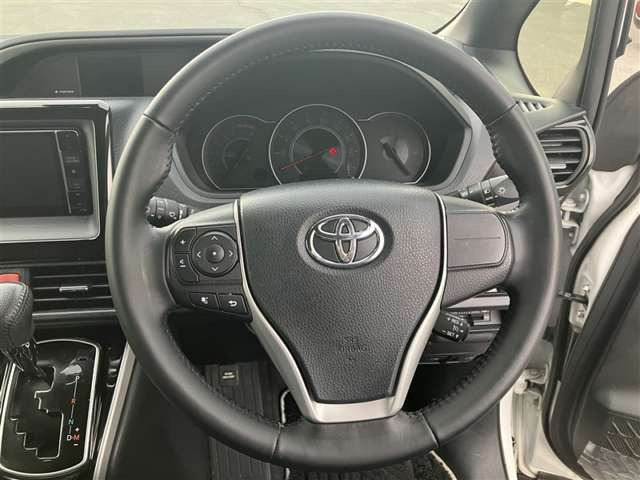 ヴォクシー2.0 ZS 煌III 4WD