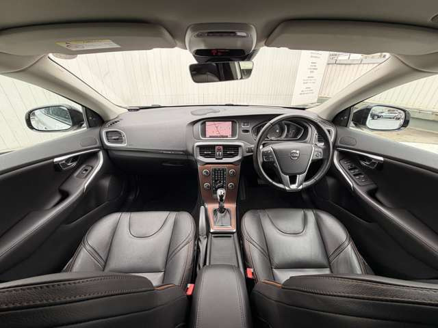 V40クロスカントリーD4 サマム ディーゼル