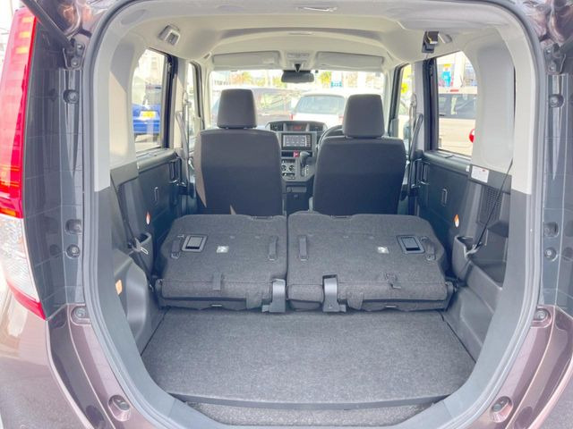 ���i�̂���������ʋ΁A���}���ɏ\���ȉ׎��X�y�[�X���m�ۂ��Ă���܂��B�Z�J���h�V�[�g��|���ƁA�傫�ȉו��̐ύڂ��\�ł���