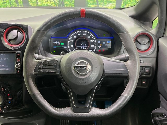 �y�����v�����X�e�A�����O�z�㎿�Ȋv���g�p���邱�ƂŁA��ɂ����������݂ƂĂ��^�]���₷���n���h���ł���