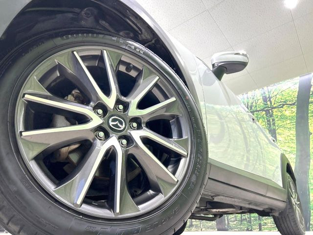 �y����18�C���`�A���~�z�C�[���z�O�ςɃ}�b�`���������A���~�z�C�[���𑕒����Ă���܂��B�e��ЊO�A���~�z�C�[����A�X�^�b�h���X�^�C�����戵�����Ă���܂��B���񂲑��k����������