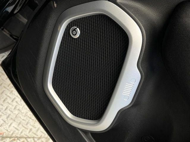 ��beats�T�E���h�V�X�e��:�Ԏ했�ɍœK�ȃ`���[�j���O���{�����ABeats Audio�v���~�A���T�E���h�V�X�e���𓋍ځB�d�����̂��鉹�y�����y���݂��������܂��B