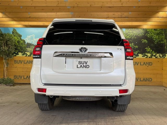 安心の最長10年・走行無制限保証(有償)をご用意。保証内容も充実はもちろん、無料点検&オイル交換や、年中無休の全国・24時間ロードサービスも付帯されておりますのでご安心下さい。