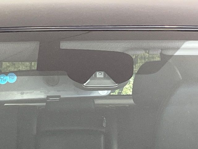 �y�G�}�[�W�F���V�[�u���[�L�z���s���ɑO���̎ԗ�����F�����A�Փ˂������Ȏ��͌x��ƃu���[�L�ŏՓˉ���Ɣ�Q�y�����A�V�X�g�B�����S�Ƀh���C�u�����y���݂��������܂��B