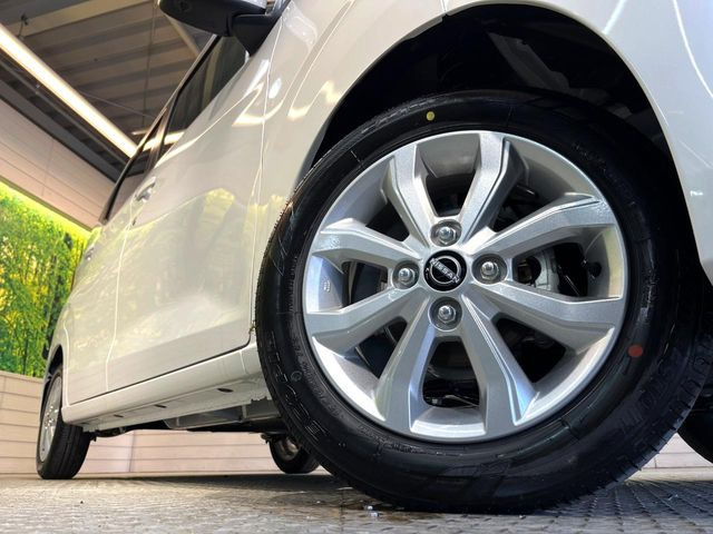 �y����14�C���`�A���~�z�C�[���z�O�ςɃ}�b�`���������A���~�z�C�[���𑕒����Ă���܂��B�e��ЊO�A���~�z�C�[����A�X�^�b�h���X�^�C�����戵�����Ă���܂��B���񂲑��k����������