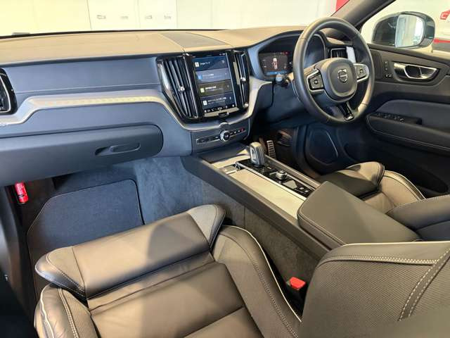 XC60B6 AWD Rデザイン 4WD