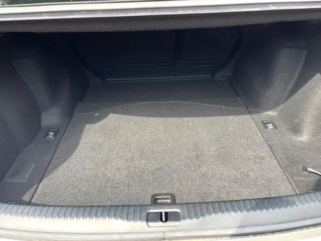 ���i�̂���������ʋ΁A���}���ɏ\���ȉ׎��X�y�[�X���m�ۂ��Ă���܂��B