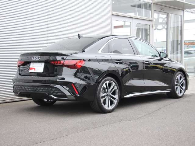 A3セダン30 TFSI Sライン