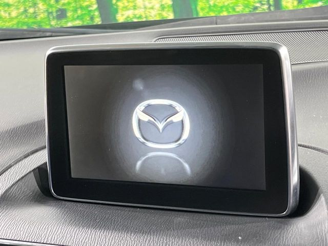 �y�}�c�_�R�l�N�g�i�r�z�ԓ��̕��͋C�Ƀ}�b�`������̌^�^�C�v�̃i�r�B�e����q�ݒ��Bluetooth�Đ����A�l�X�ȋ@�\���y���߂܂��B�����I�ȃ_�C�������삪�\�ŁA�g��������ǍD�ł��B