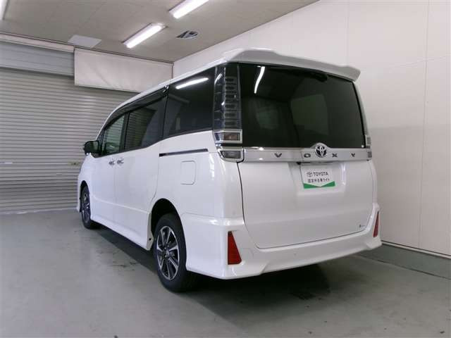 ヴォクシー2.0 ZS 煌III 4WD