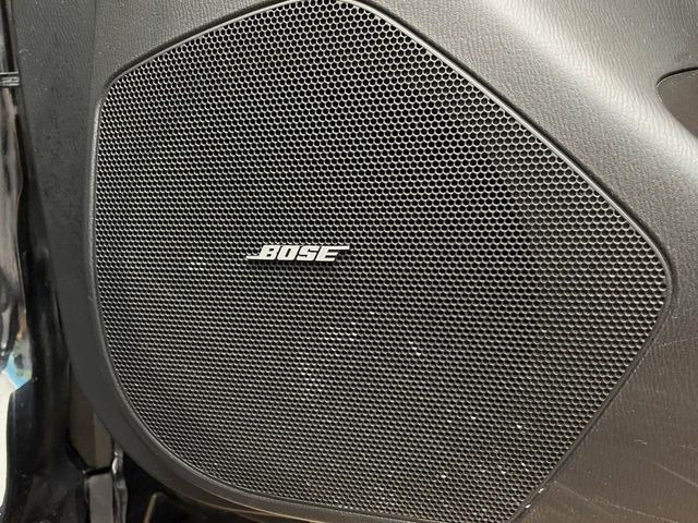 �yBOSE�T�E���h�V�X�e���z���[�J�[�I�v�V�����̍��i�ʃT�E���h�V�X�e���𓋍ځB��p�̃`���[�j���O���{���ꂽ�召�l�X�ȃX�s�[�J�[����ǎ��ȃT�E���h���t�ł��A�Տꊴ���ӂ�鉹����Ԃ����o���܂��B