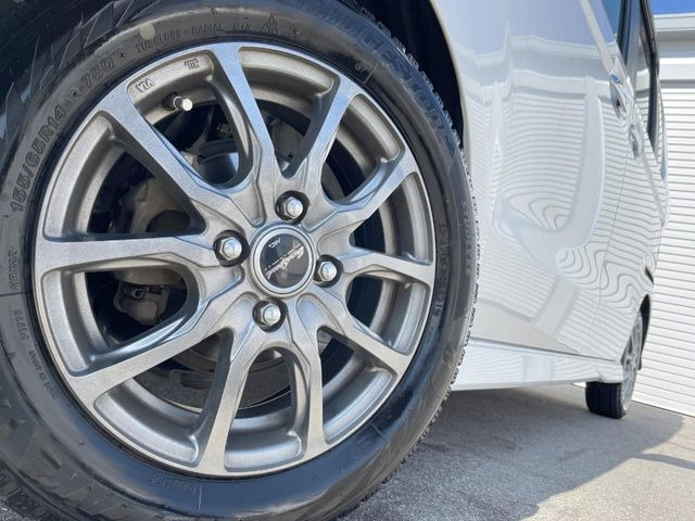 �y14�C���`�A���~�z�C�[���z�O�ςɃ}�b�`�����A���~�z�C�[���𑕒����Ă���܂��B�e��A���~�z�C�[����A�X�^�b�h���X�^�C�����戵�����Ă���܂��B���񂲑��k����������