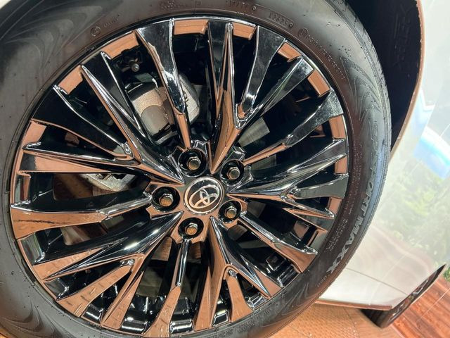 �y����19�C���`�A���~�z�C�[���z�O�ςɃ}�b�`���������A���~�z�C�[���𑕒����Ă���܂��B�e��ЊO�A���~�z�C�[����A�X�^�b�h���X�^�C�����戵�����Ă���܂��B���񂲑��k����������