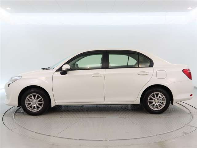 カローラアクシオ1.3 X