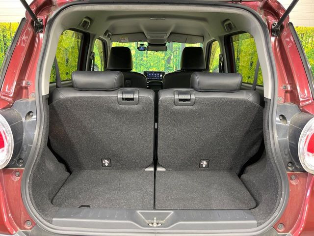 ���i�̂���������ʋ΁A���}���ɏ\���ȉ׎��X�y�[�X���m�ۂ��Ă���܂��B�Z�J���h�V�[�g��|���ƁA�傫�ȉו��̐ύڂ��\�ł���