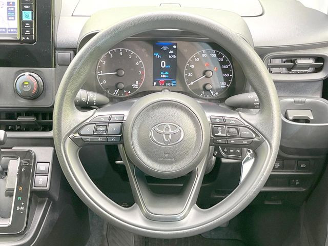 ステアリングも使用感が少なく、きれいな状態となっております♪