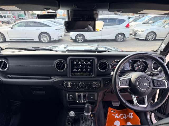 ラングラー80thアニバーサリー エディション 4WD