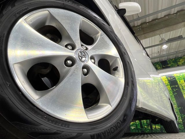 【純正17インチアルミホイール】外観にマッチした純正アルミホイールを装着しております。各種社外アルミホイールや、スタッドレスタイヤも取扱いしております。是非ご相談ください♪