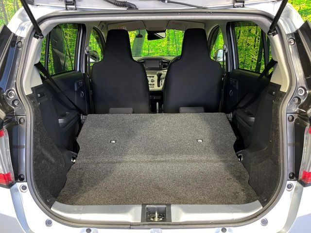 ���i�̂���������ʋ΁A���}���ɏ\���ȉ׎��X�y�[�X���m�ۂ��Ă���܂��B�Z�J���h�V�[�g��|���ƁA�傫�ȉו��̐ύڂ��\�ł���