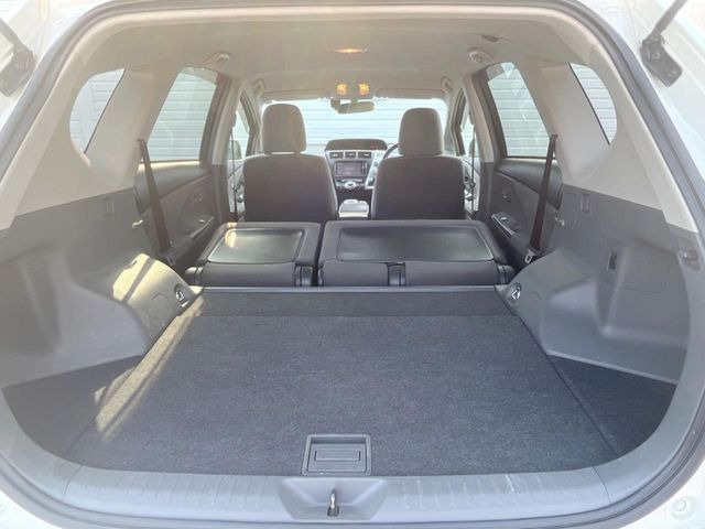 ���i�̂���������ʋ΁A���}���ɏ\���ȉ׎��X�y�[�X���m�ۂ��Ă���܂��B�Z�J���h�V�[�g��|���ƁA�傫�ȉו��̐ύڂ��\�ł���